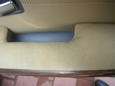 汽車車門內(nèi)飾掉色修復(fù)