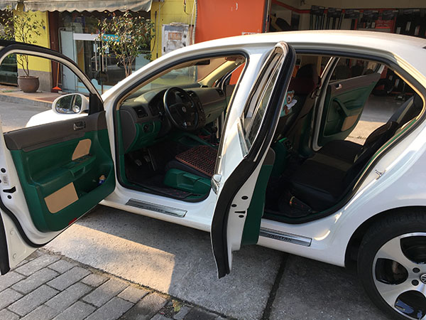 汽車內(nèi)飾改裝翻新