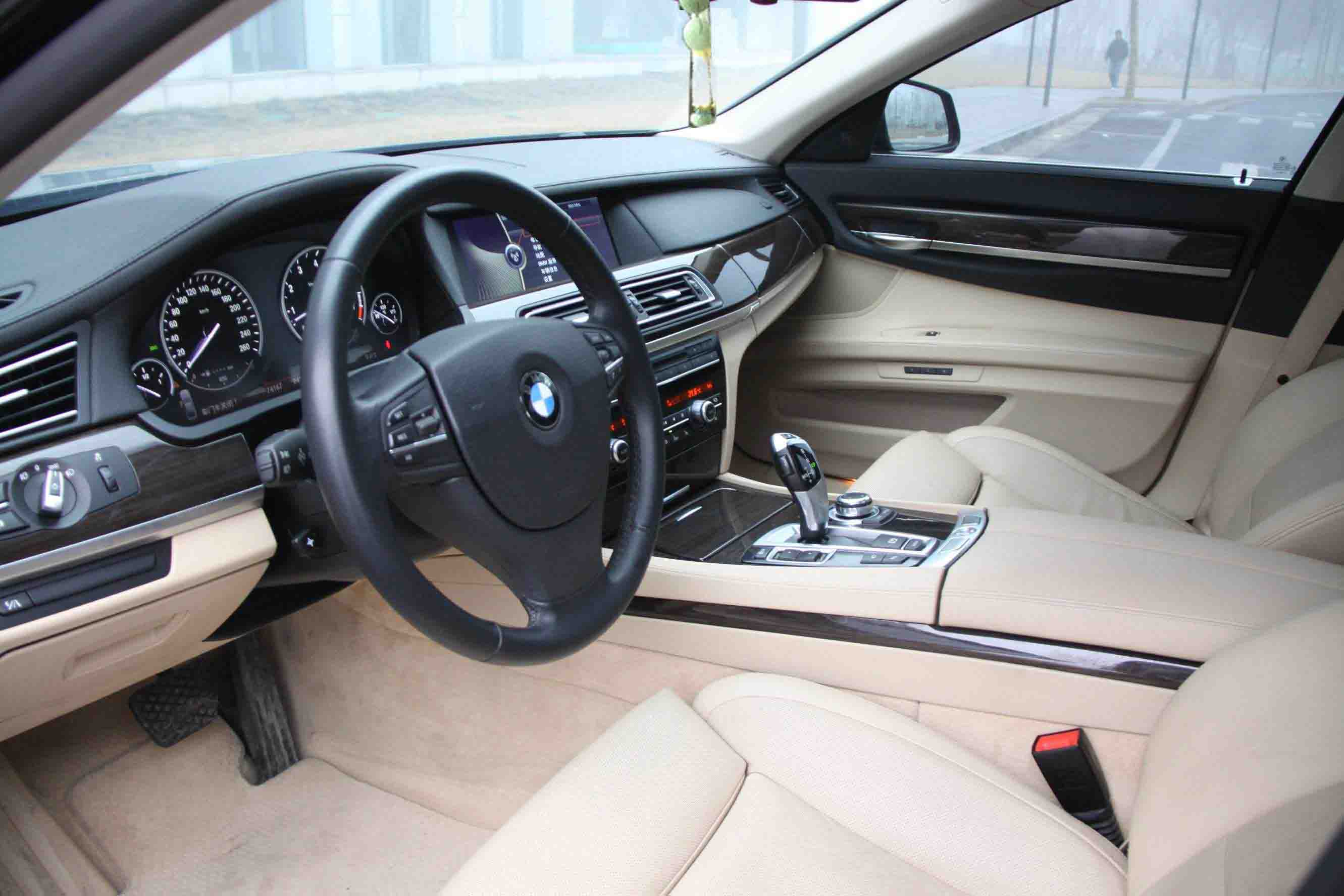 BMW寶馬740li內(nèi)飾翻新改色