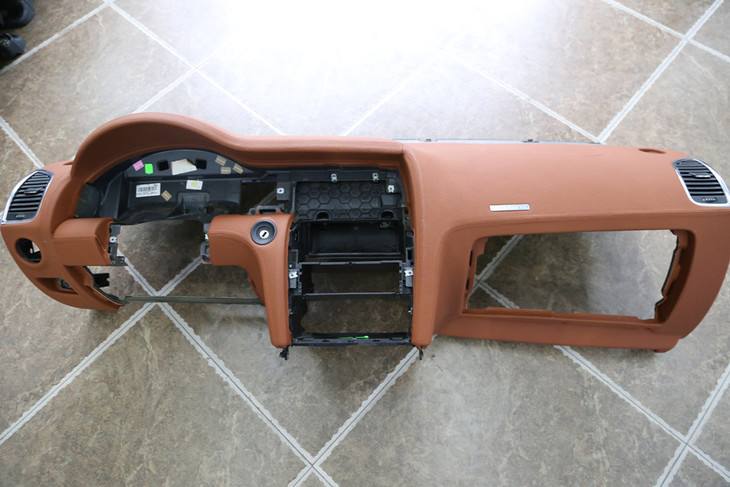 汽車內(nèi)飾翻新改裝噴漆
