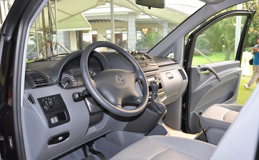 威霆汽車內(nèi)飾改裝翻新