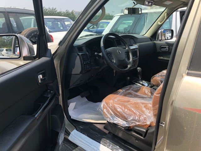18款日產(chǎn)尼桑途樂(lè)Y61汽車內(nèi)飾改裝方案款款經(jīng)典