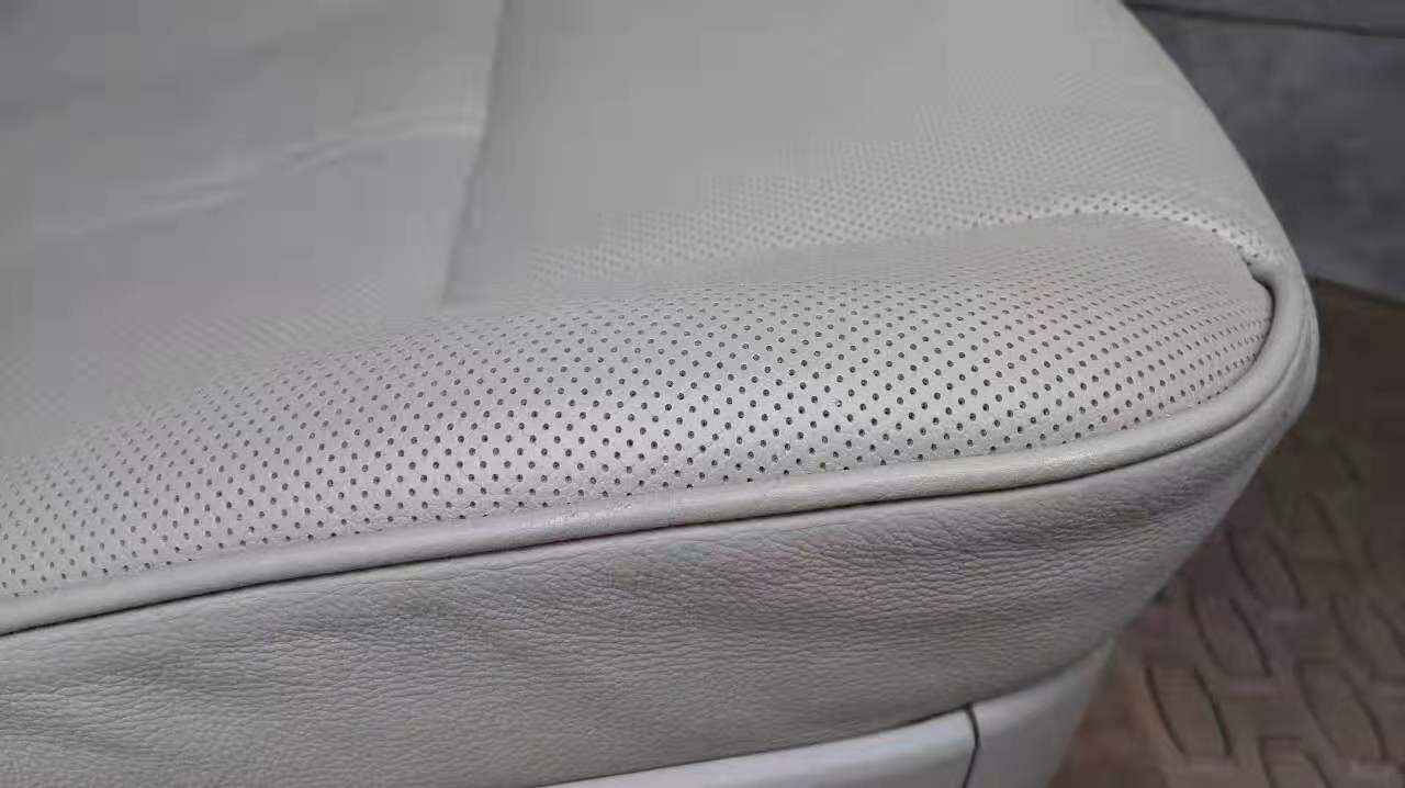 汽車內(nèi)飾修復(fù)4.jpg