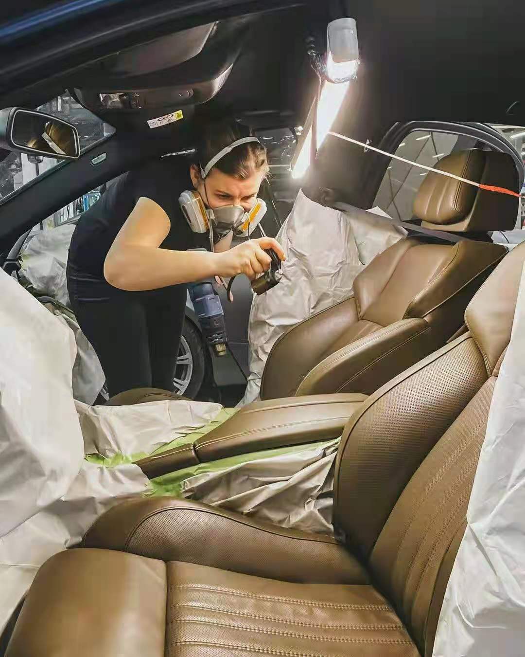 汽車內(nèi)飾翻新