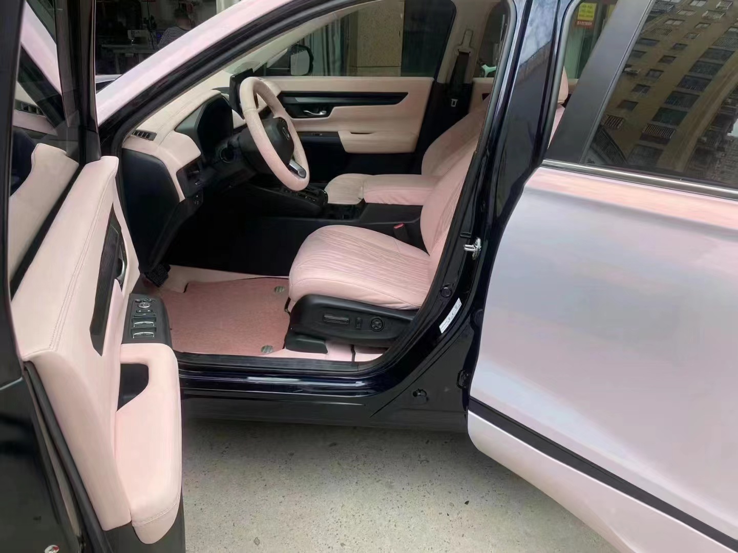 汽車(chē)內(nèi)飾翻新