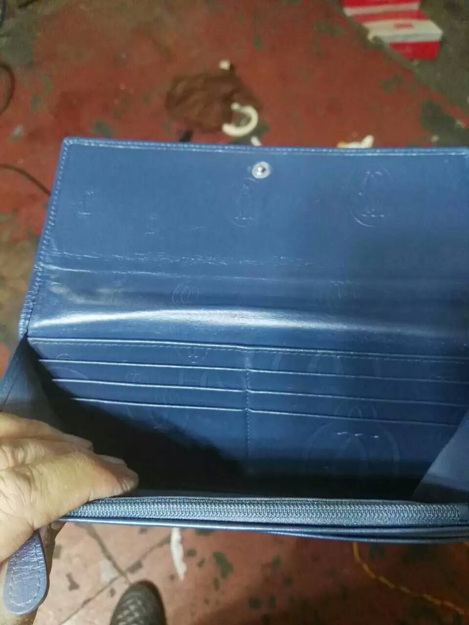 公布徐先生護(hù)理店使用 皮包改色翻新材料清單
