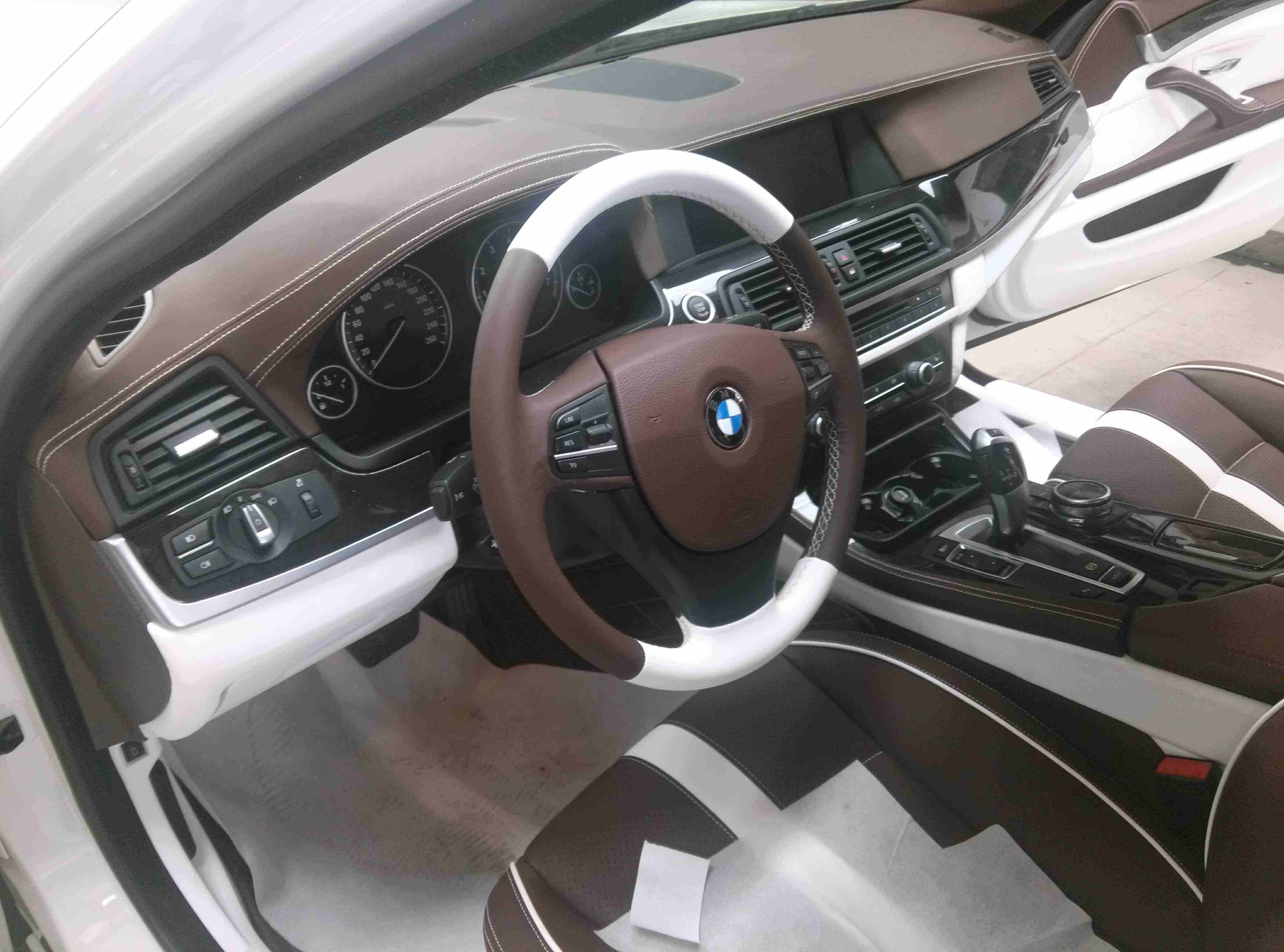 汽車內(nèi)飾翻新材料，好威汽車皮具改色液
